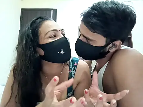 Snapshot of horny_milf_couple chatting on 18, 10, 2025 horny milf couple online show from 18, 10, 2025