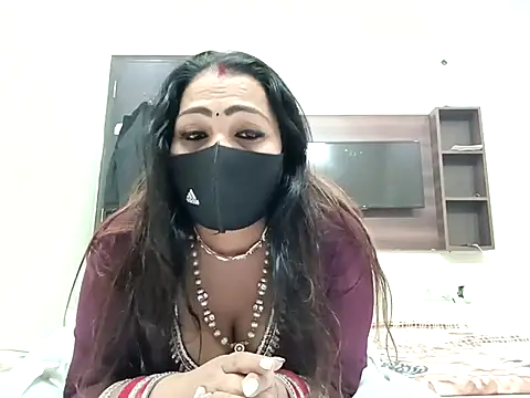 Snapshot of horny_milf_couple chatting on 23, 11, 2025 horny milf couple online show from 23, 11, 2025