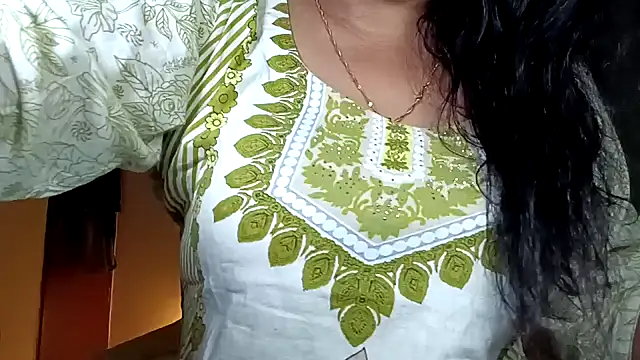 Snapshot of horny_milf_couple chatting on 10, 6, 2026 horny milf couple online show from 10, 6, 2026