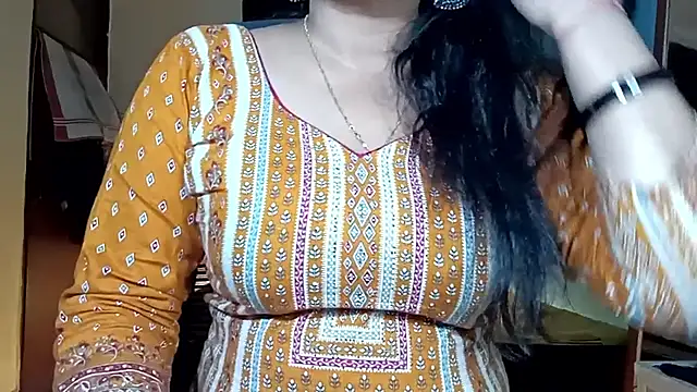 Snapshot of horny_milf_couple chatting on 14, 6, 2026 horny milf couple online show from 14, 6, 2026