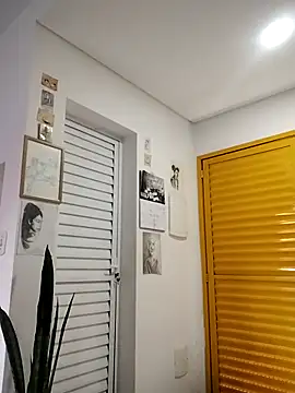 Helenoir online show from 26, 4, 2026