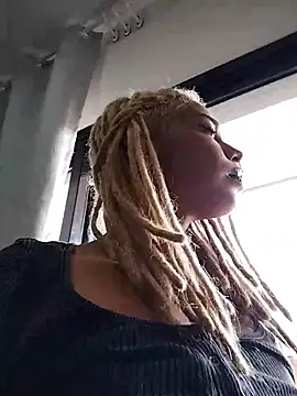 Snapshot of Helenoir chatting on 3, 6, 2026 Helenoir online show from 3, 6, 2026