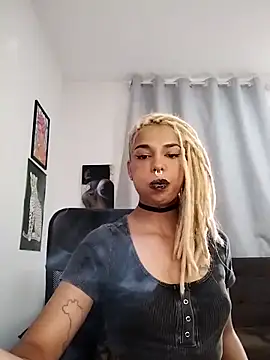 Snapshot of Helenoir chatting on 12, 6, 2026 Helenoir online show from 12, 6, 2026