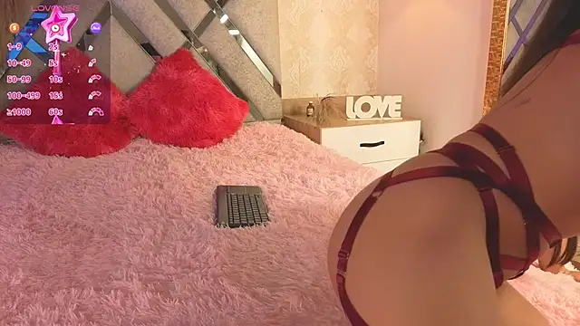 kimhilton  online show from 12, 10, 2025