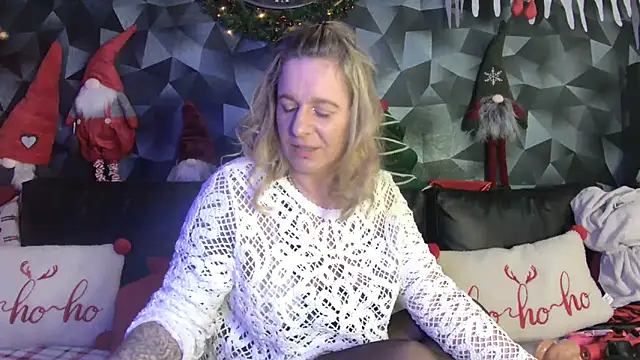 Snapshot of Delichieuse5 chatting on 13, 12, 2025 Delichieuse5 online show from 13, 12, 2025