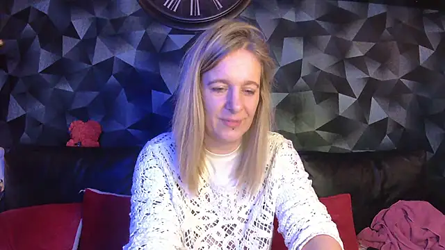 Snapshot of Delichieuse5 chatting on 12, 1, 2026 Delichieuse5 online show from 12, 1, 2026