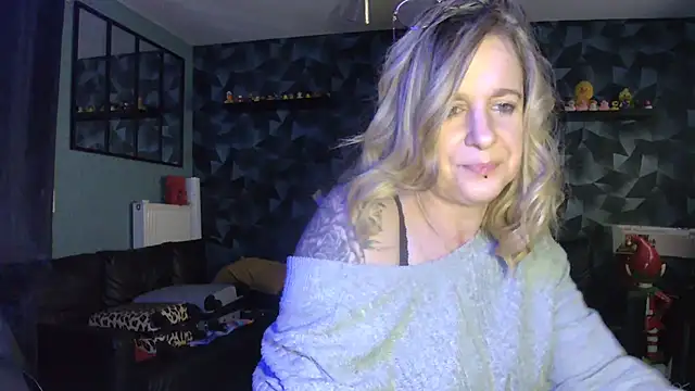 Snapshot of Delichieuse5 chatting on 9, 2, 2026 Delichieuse5 online show from 9, 2, 2026