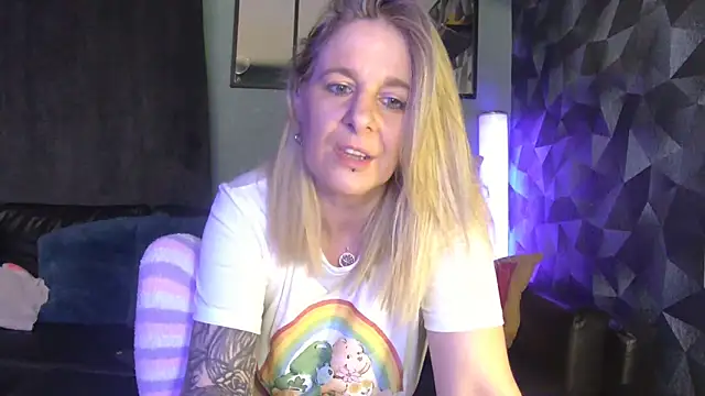 Snapshot of Delichieuse5 chatting on 19, 2, 2026 Delichieuse5 online show from 19, 2, 2026