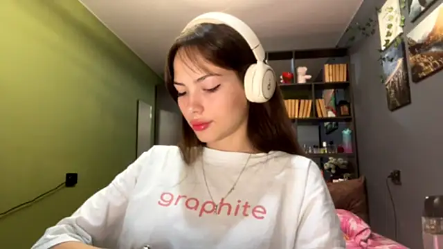 MysticAlisa online show from 4, 10, 2025