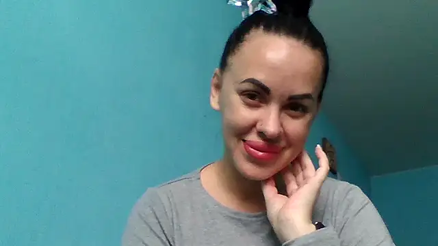 Stefaniyaxq online show from 5, 10, 2025