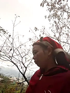 miomio-12 online show from 21, 10, 2025