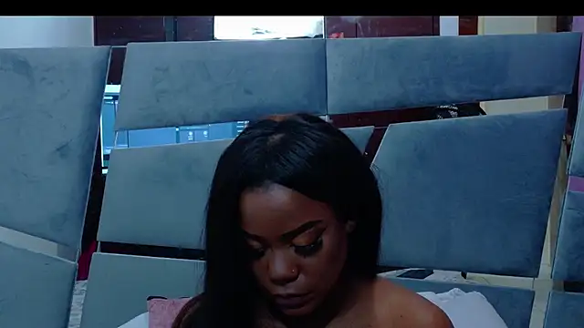 LorraiineJohnson online show from 7, 11, 2025