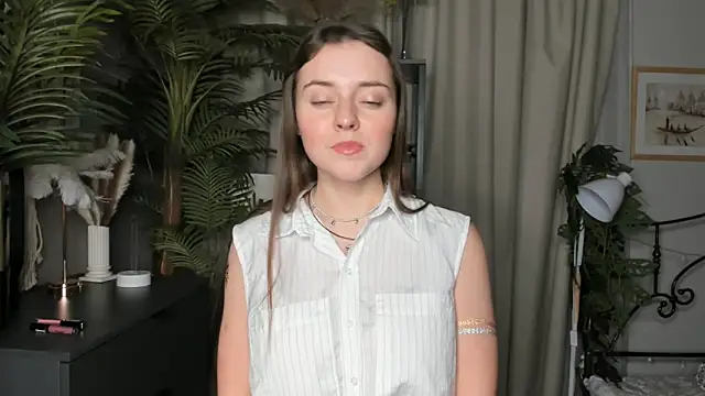 ThelmaJusto online show from 1, 11, 2025