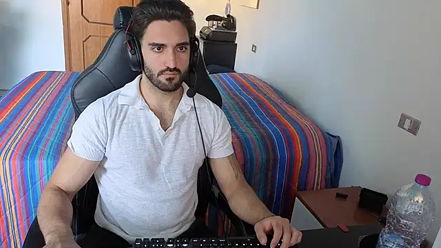 Al3xox02 online show from 16, 4, 2026