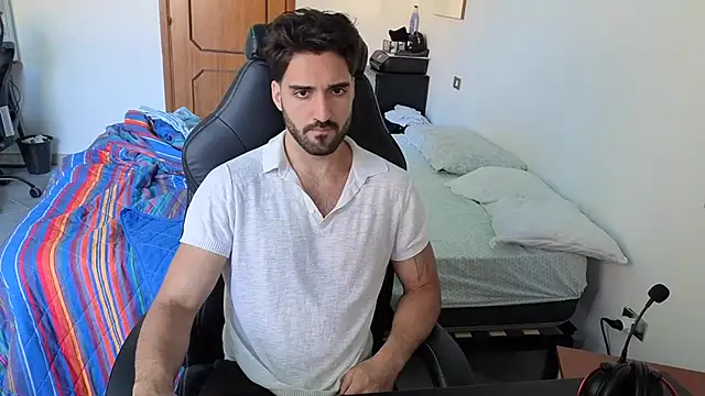 Al3xox02 online show from 25, 4, 2026