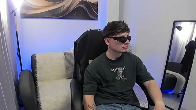 Snapshot of Leoo_Miller chatting on 11, 1, 2026 Leoo Miller online show from 11, 1, 2026