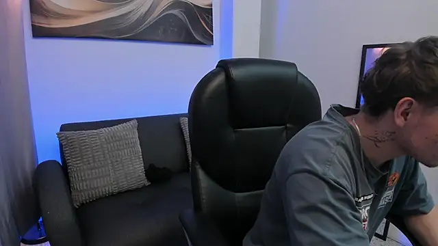 Snapshot of Leoo_Miller chatting on 1, 2, 2026 Leoo Miller online show from 1, 2, 2026