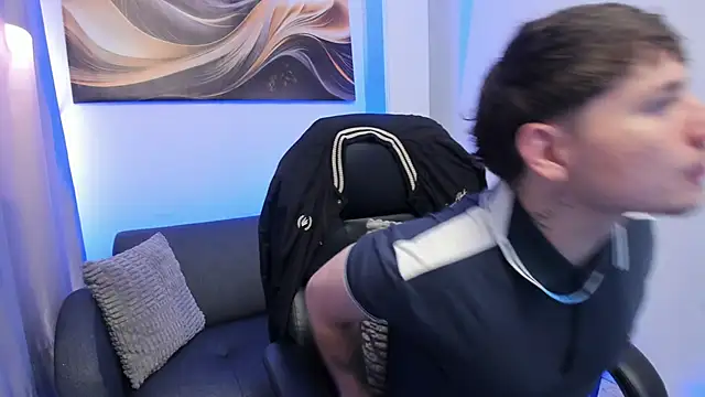 Snapshot of Leoo_Miller chatting on 4, 2, 2026 Leoo Miller online show from 4, 2, 2026