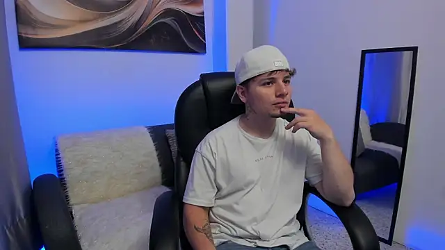 Snapshot of Leoo_Miller chatting on 13, 2, 2026 Leoo Miller online show from 13, 2, 2026