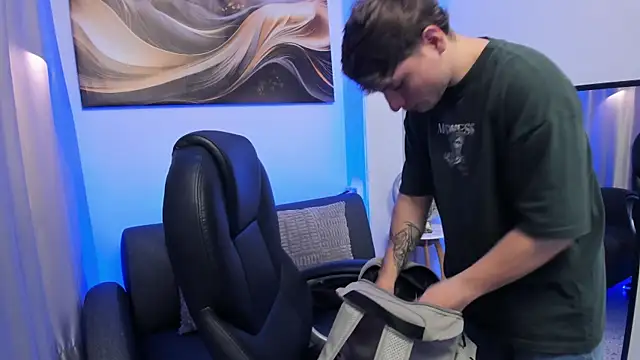 Snapshot of Leoo_Miller chatting on 15, 2, 2026 Leoo Miller online show from 15, 2, 2026