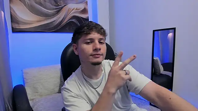 Snapshot of Leoo_Miller chatting on 5, 3, 2026 Leoo Miller online show from 5, 3, 2026