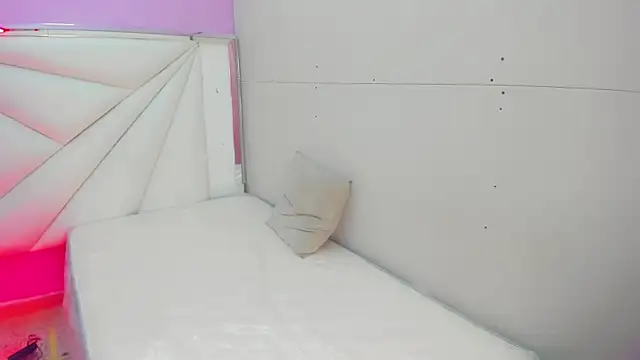 Snapshot of cielooo_ chatting on 14, 12, 2025 cielooo online show from 14, 12, 2025