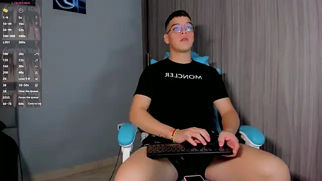 alex boyy online show from 10, 10, 2025