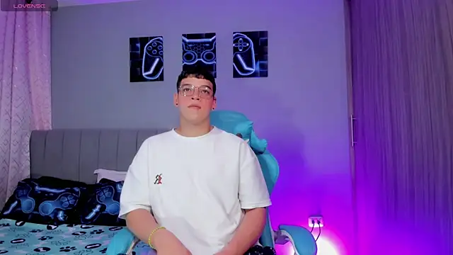 alex boyy online show from 2, 12, 2025