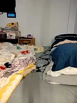 Lauren2012ss online show from 25, 11, 2025