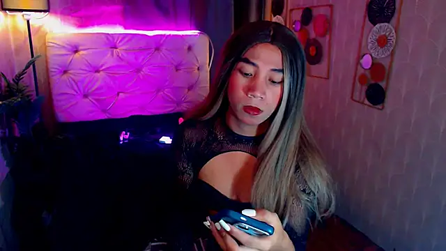 Snapshot of Seductive_nathalie chatting on 8, 10, 2025 Seductive nathalie online show from 8, 10, 2025