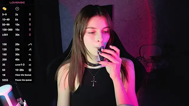 Snapshot of kitti_sweett chatting on 20, 6, 2026 kitti sweett online show from 20, 6, 2026