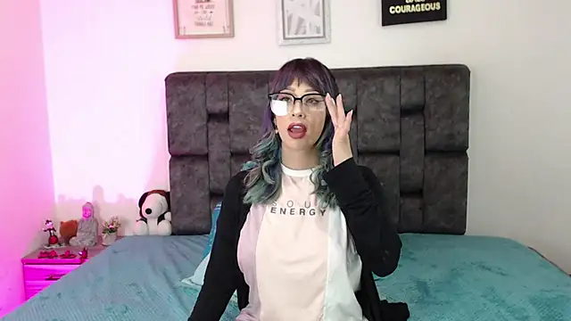 Allisonpetite1 online show from 15, 10, 2025