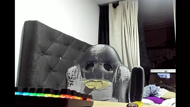 coolfriki online show from 5, 4, 2026