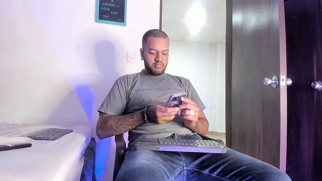 Dann 17  online show from 2, 12, 2025