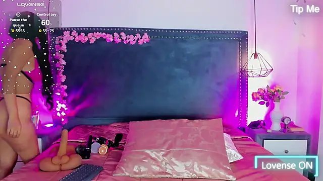 Snapshot of Emma_Saylor chatting on 16, 10, 2025 Emma Saylor online show from 16, 10, 2025