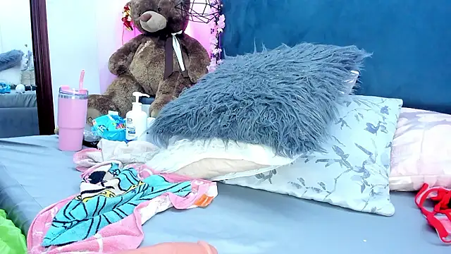 Snapshot of Emma_Saylor chatting on 15, 2, 2026 Emma Saylor online show from 15, 2, 2026