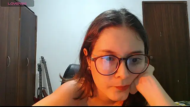 Snapshot of CarlaLorez chatting on 14, 12, 2025 CarlaLorez online show from 14, 12, 2025