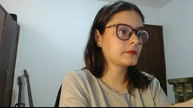 Snapshot of CarlaLorez chatting on 3, 3, 2026 CarlaLorez online show from 3, 3, 2026