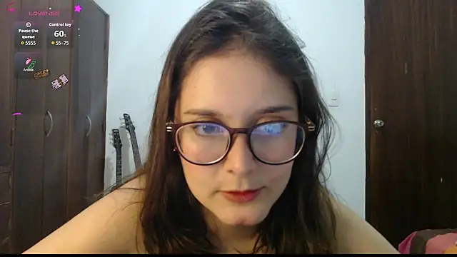 Snapshot of CarlaLorez chatting on 11, 3, 2026 CarlaLorez online show from 11, 3, 2026