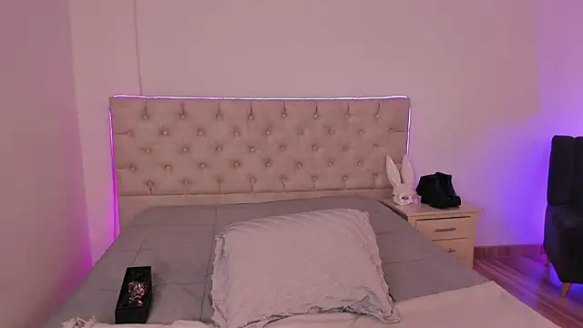 Nina fox 0691 online show from 10, 3, 2026