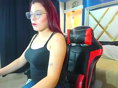 Snapshot of allison_mc chatting on 19, 10, 2025 allison mc online show from 19, 10, 2025