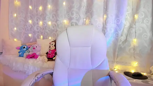 Lilith salvatoree online show from 14, 4, 2026