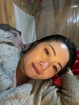 Snapshot of miemie-xx chatting on 3, 11, 2025 miemie-xx online show from 3, 11, 2025