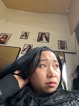 Snapshot of miemie-xx chatting on 4, 11, 2025 miemie-xx online show from 4, 11, 2025