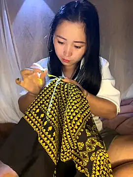 Snapshot of miemie-xx chatting on 18, 11, 2025 miemie-xx online show from 18, 11, 2025