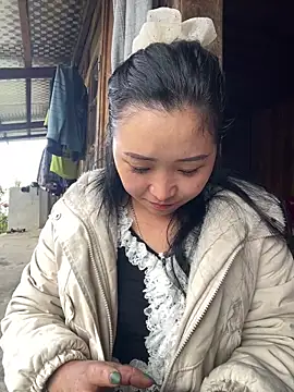 Snapshot of miemie-xx chatting on 22, 11, 2025 miemie-xx online show from 22, 11, 2025