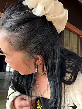 Snapshot of miemie-xx chatting on 2, 12, 2025 miemie-xx online show from 2, 12, 2025