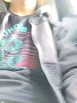 Snapshot of use_19 chatting on 23, 11, 2025 use 19 online show from 23, 11, 2025