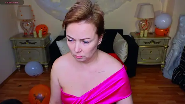 Snapshot of Viola_Rayden chatting on 15, 10, 2025 Viola Rayden online show from 15, 10, 2025