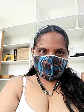 Snapshot of kajal-kajal1 chatting on 23, 10, 2025 kajal-kajal1 online show from 23, 10, 2025